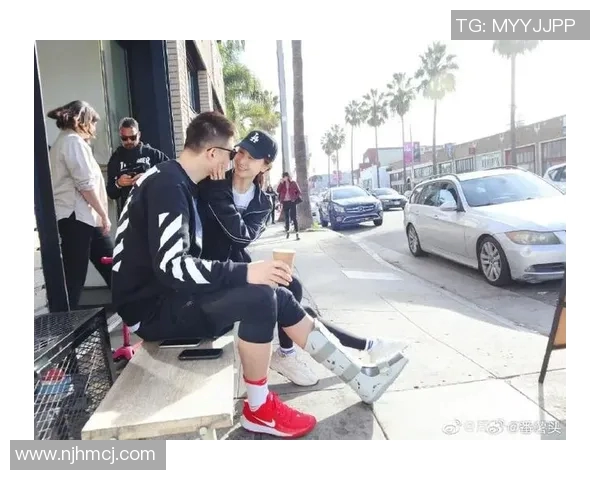 周鹏的篮球传奇之路：从青涩少年到赛场巨星的成长历程与心路历程